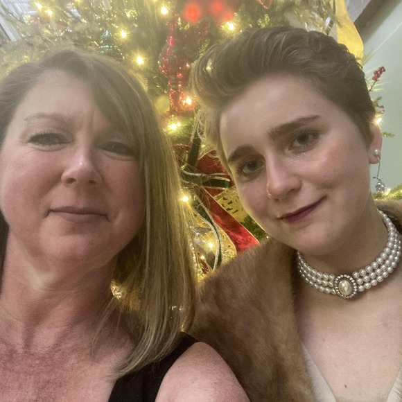 Meet your Posher, Felicia - Picture 1 of 1